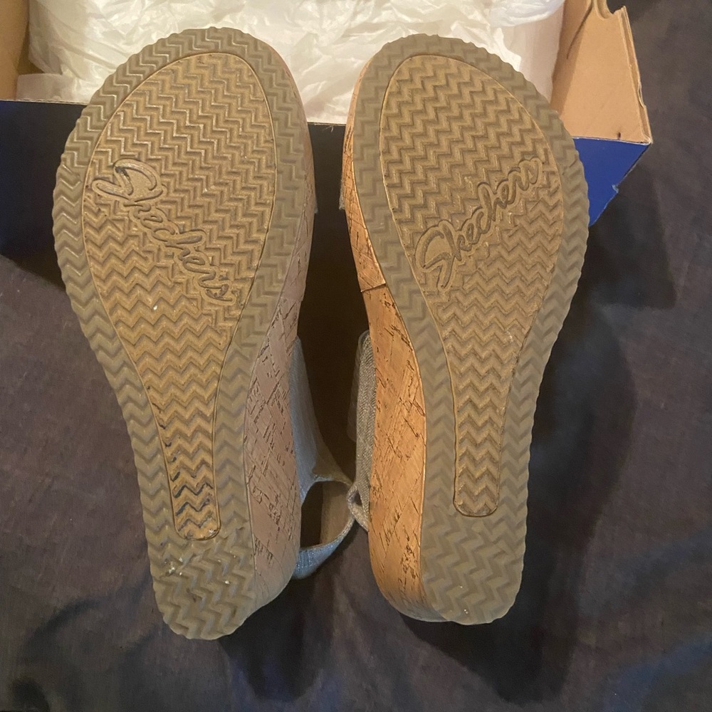 Skechers Women's Tan and Gold Stretch-Strap Wedge Sandals - Picture 5 of 8
